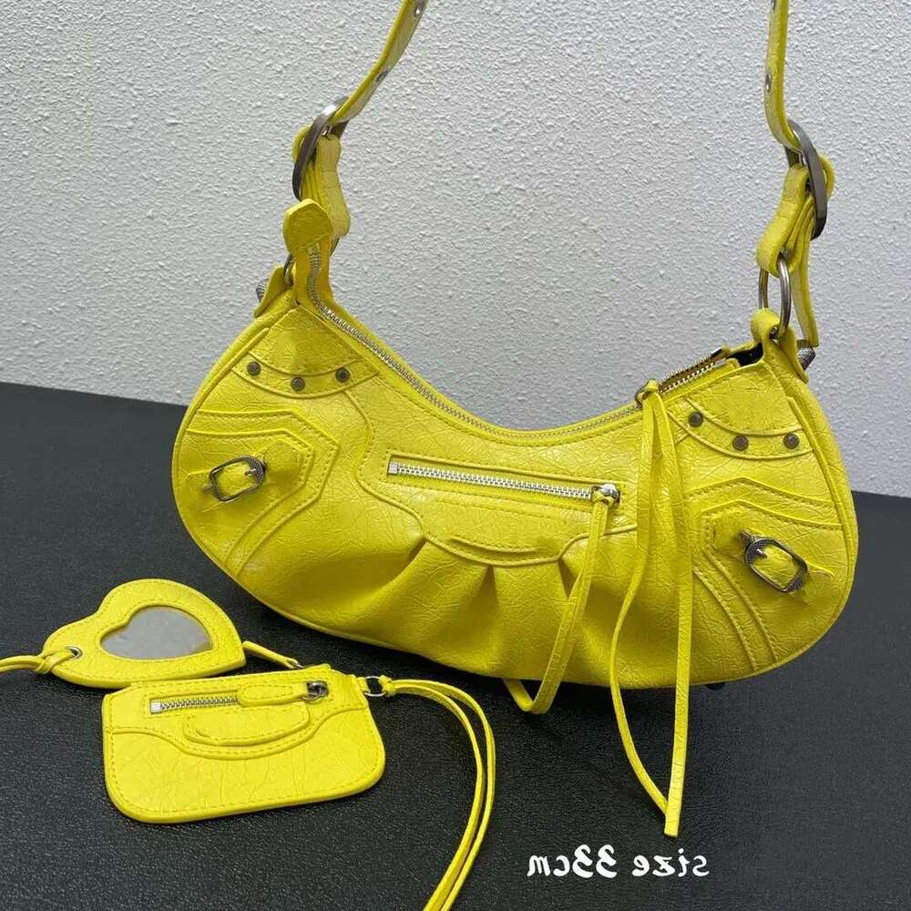 Le Cagole Shoulder Bag Hobo Motorcycle Design Designer Pleated Crescent Saddle Crossbody Messenger Mirror Coin Purse Handbag Evening Bags Women