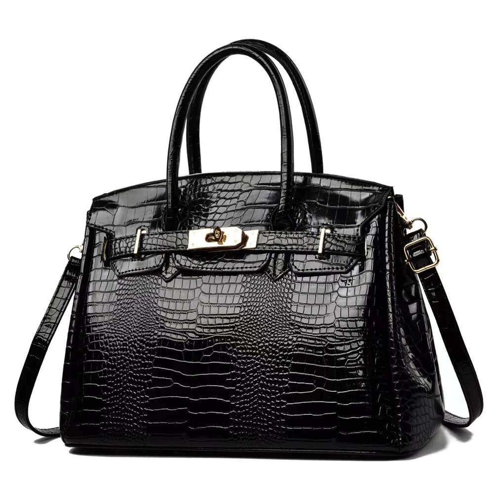 Crocodile Pattern 2024 New Fashionable Middle aged Women's Handheld Single Shoulder Crossbody Bag