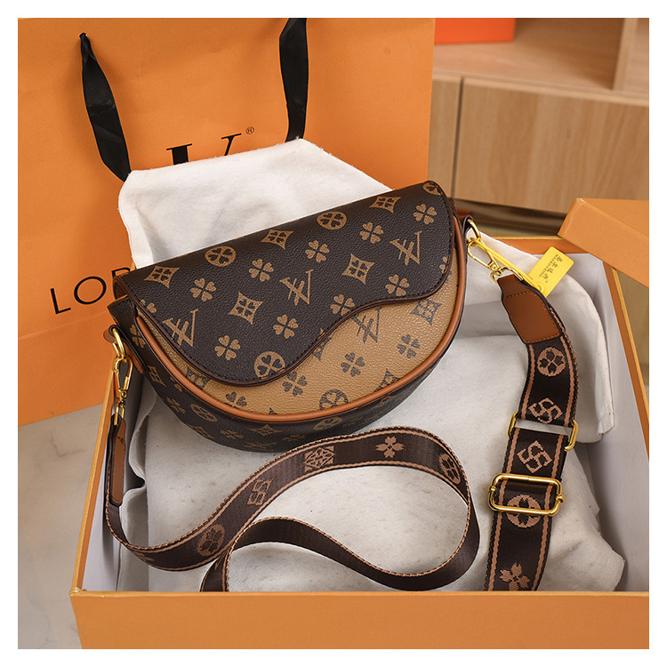 Free Shipping 2025 New Designer Shoulder Tote Bags For Womans Ladies Flower Printing Square Handbag Girl Fashion Bag