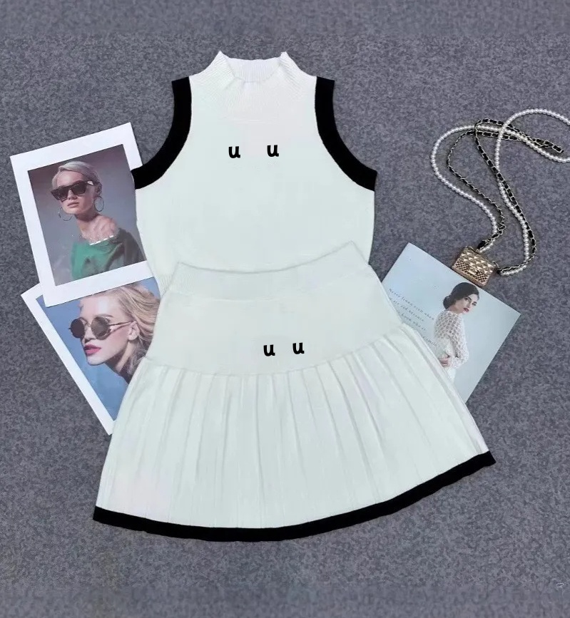 Knitted Designer Skirt Set Fashion Two Piece Set Women Knits Tank Top Sweater And Pleated Half Skirts 2Pcs Luxury Brand Dresses Sets For Women Outfits
