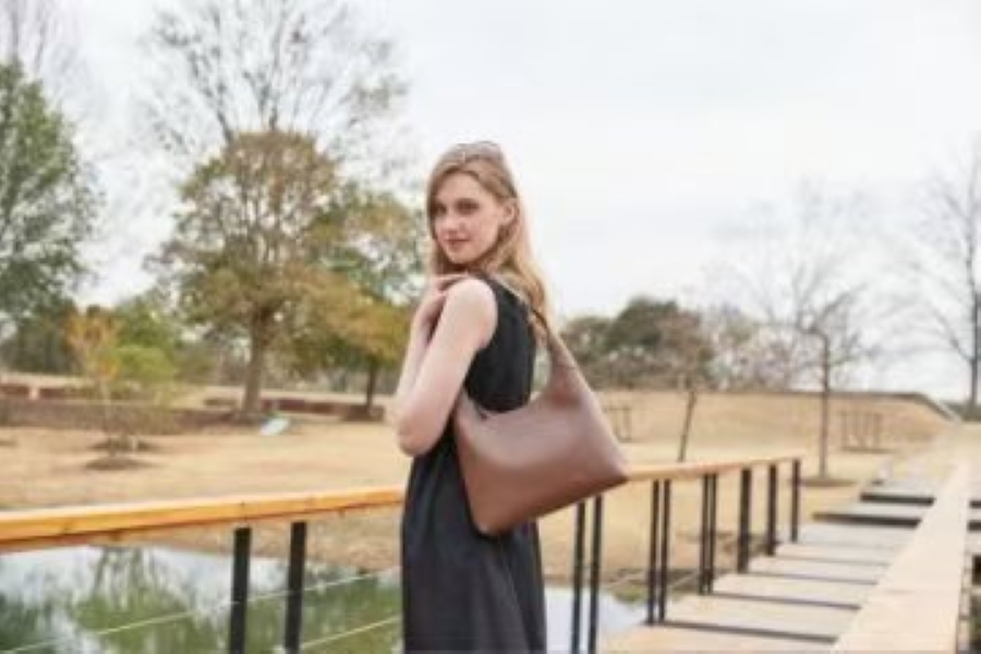 Elegant Women's Leather Hobo Shoulder Bag