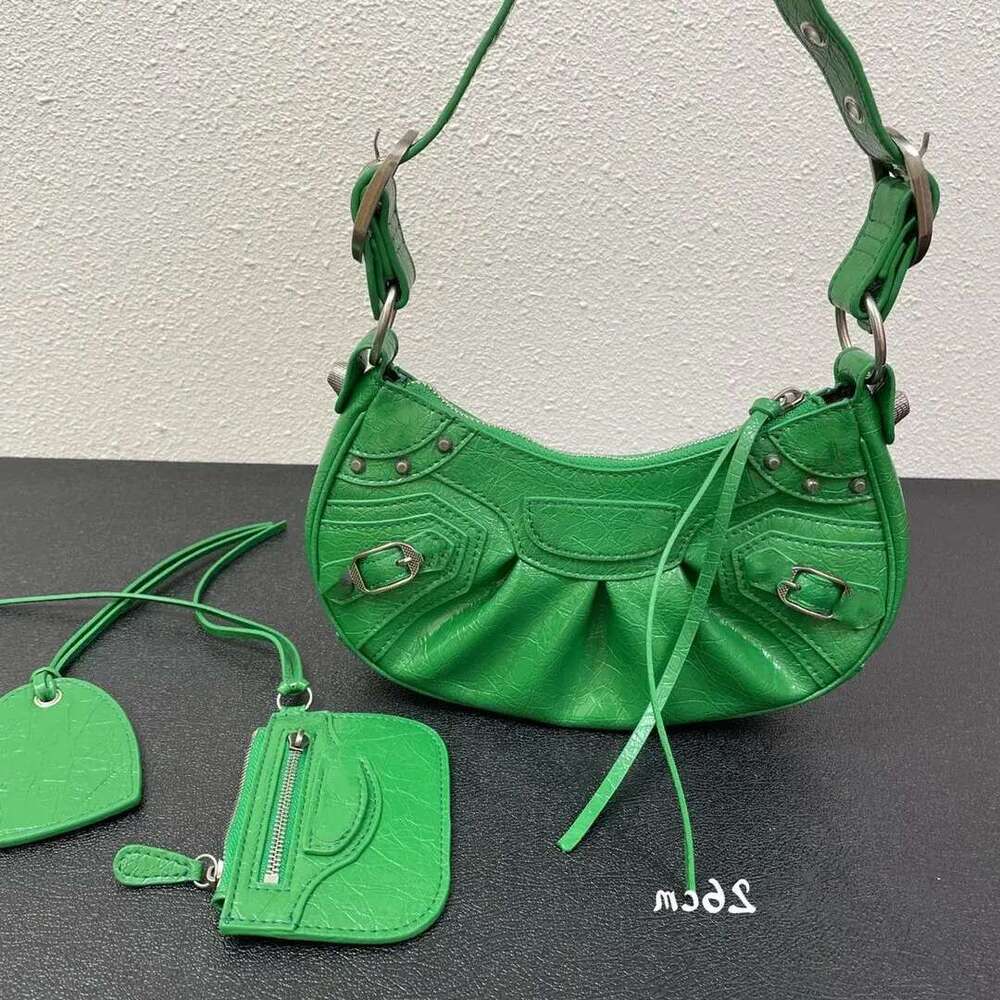 Le Cagole Shoulder Bag Hobo Motorcycle Design Designer Pleated Crescent Saddle Crossbody Messenger Mirror Coin Purse Handbag Evening Bags Women
