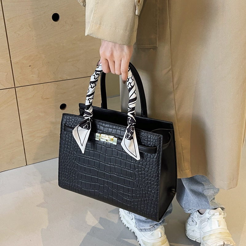 New 2025 Solid-Tone Vintage Bag Women - Large Capacity Pebbled Leather Crossbody Tote for Daily Use, Free Shipping Bestseller