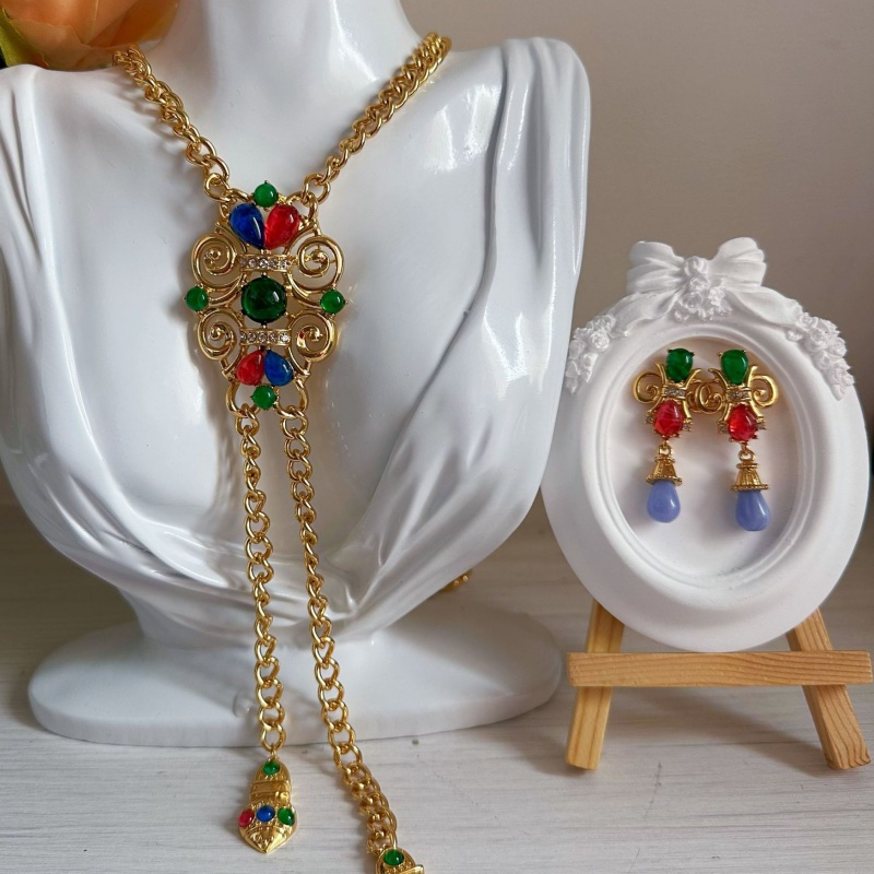 Vintage Women Neckl… - image