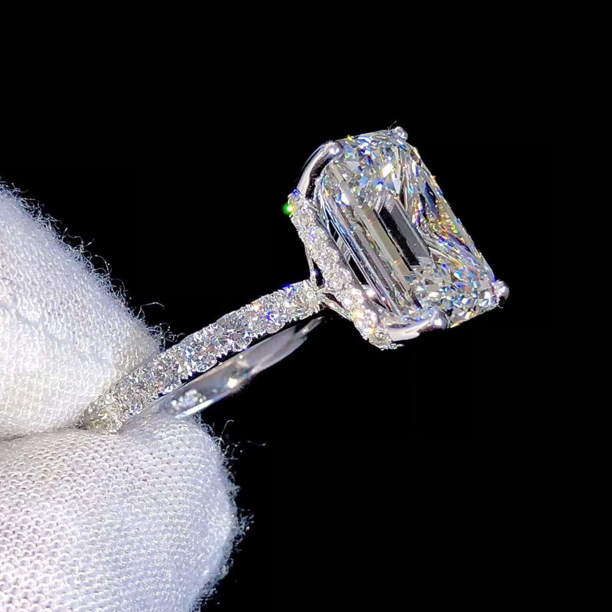 High Quality 325ct LabGrown Emerald Cut Diamond Ring 14K White Gold Engagement Wedding Jewelry Round Cut Band