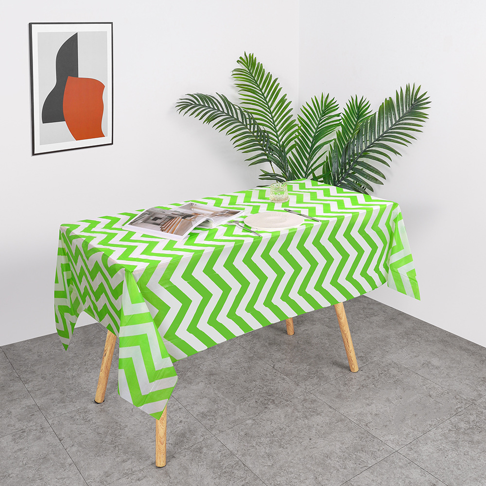 W50 Factory Direct Sales Spot Wholesale Plaid Party Tablecloth Disposable Plastic Tablecloth
