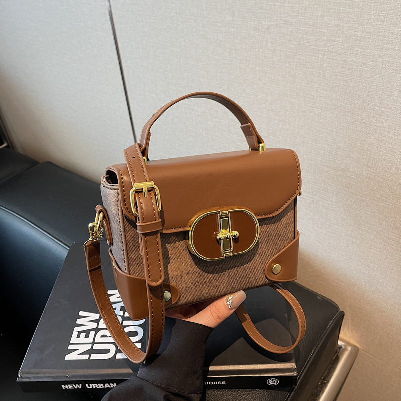Hot-selling, free shipping 2025 Spring/Summer new versatile retro single-shoulder bag, commuting hand-held box, small square bag