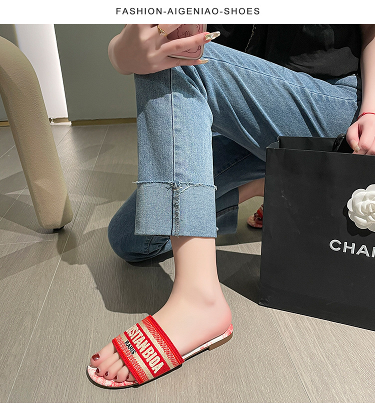 2025s New Red Slipper Free Shipping Designer Slippers For Womens Flat Slippers Black Blue New Embroidered Outdoor Slippers Pink Grey