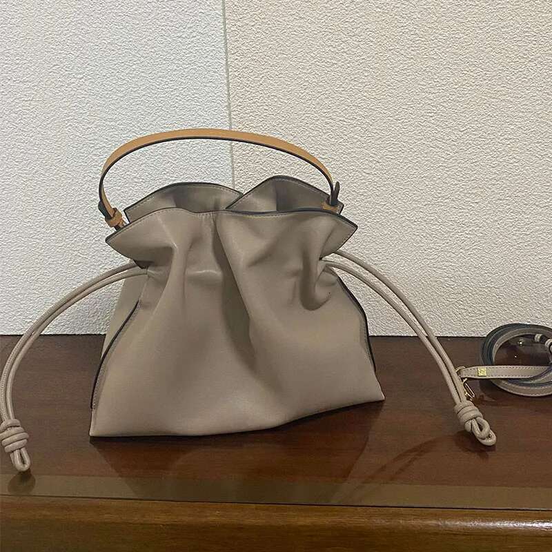 Ladies Bag Drawstring Design Gift Lucky Pouch Handbag Tote High Quality Soft Leather Shoulder Crossbody Purse Versatile Casual