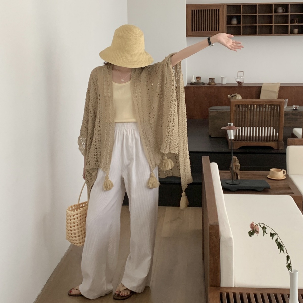 K605 New summer thin sunscreen cool shawl solid color hollow mesh slit tassel travel Korean style outer cape