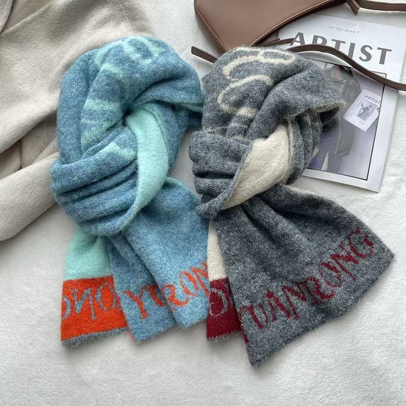 T626 letter double-sided knitted scarf for women autumn and winter new Korean style atmosphere high-end thick warm neck scarf