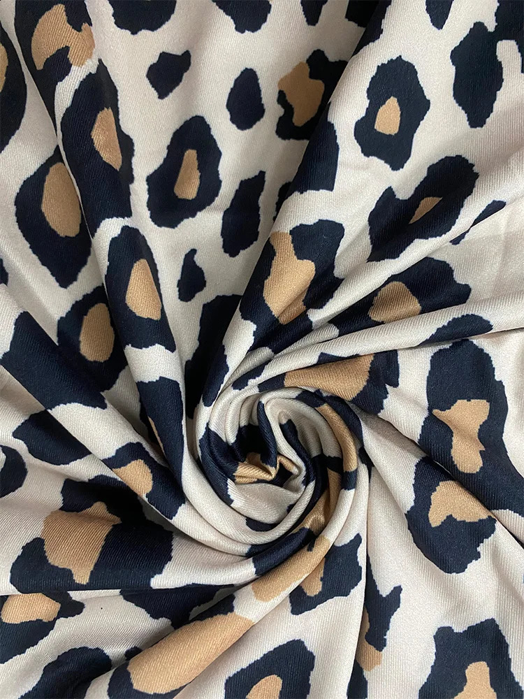 Plus size womens Tshirt casual fashion Vneck printed short sleeved plus clothing 250430Z