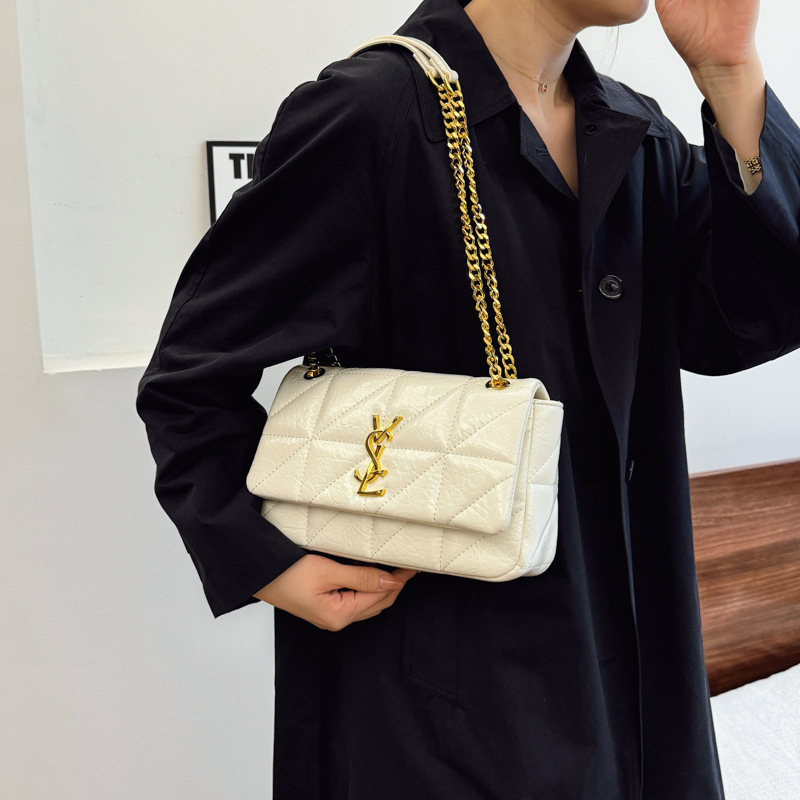 The new bag small fragrance wind chain fashion everything commute armpit shoulder rhombus temperament crossbody bag