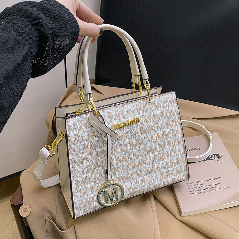 New fashionable and niche design bag, single-shoulder crossbody bag, Korean version hand-held Kelly bag