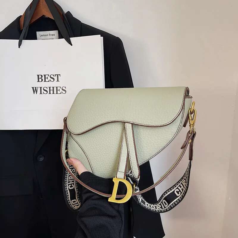 Fashionable Trendy Women's Saddle with Armpit Strap, 2025 Cross-border New Design, Exclusive and Casual Single Bag