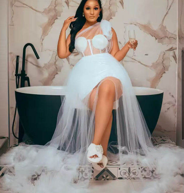 White A-line Plus Size Prom Dresses 2025 Tiers Tulle One Shoulder Evening Formal Party Second Birthday Engagement Gowns Dress For Special Occasions