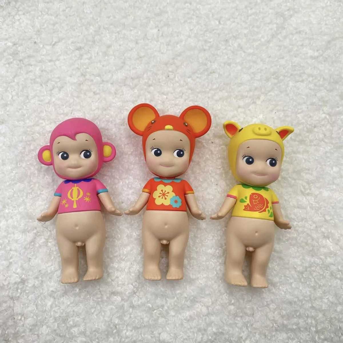 Mini characters are sold as a mystery box toy to girls as a set of blind boxes without boxes or bags Z250504