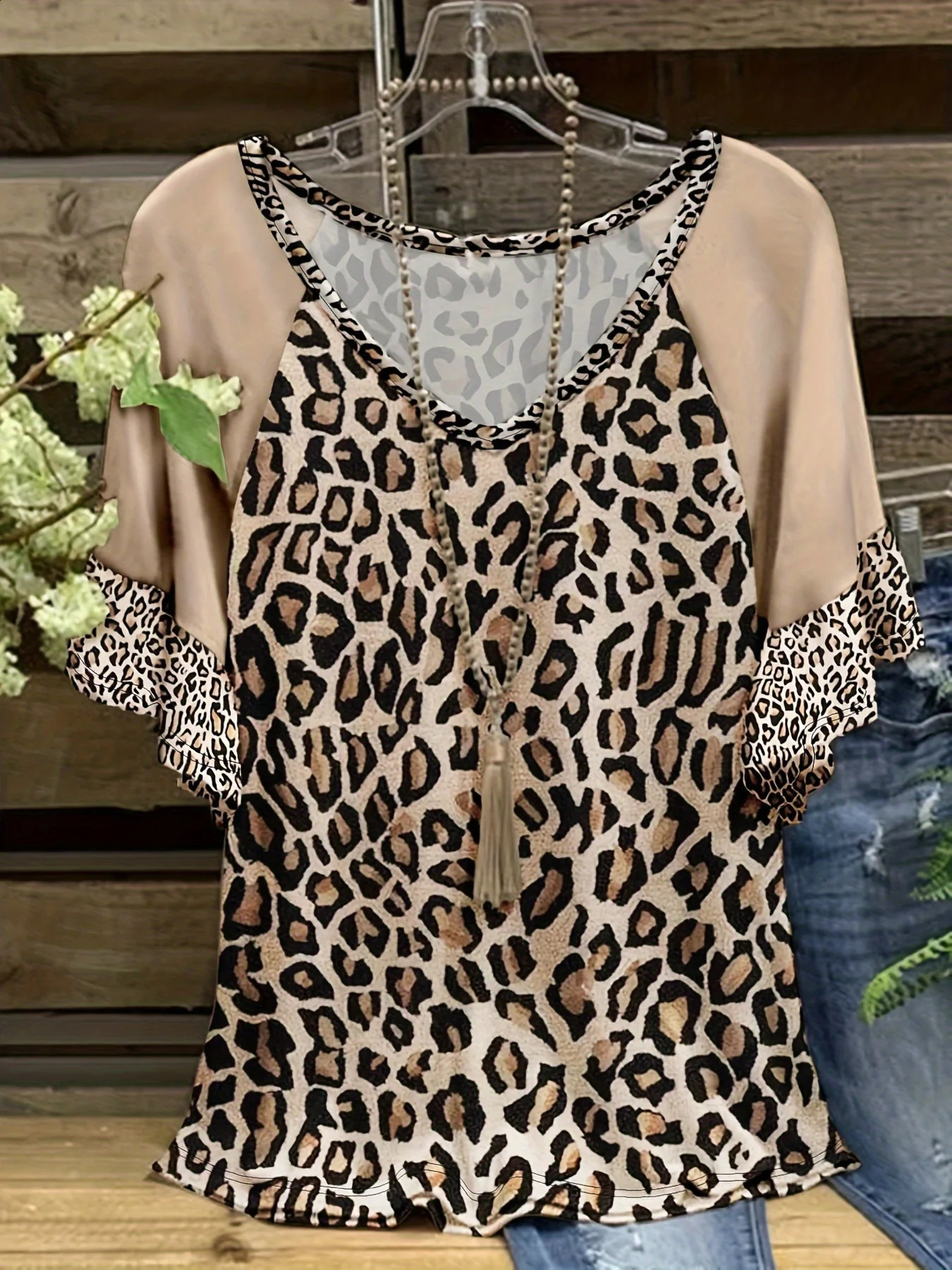 Plus size womens Tshirt casual fashion Vneck printed short sleeved plus clothing 250430Z