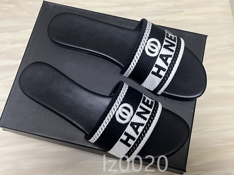 Shoe Designer Women's Slippers Casual Low Heel Anti slip Splicing Colorful Embroidered Alphabet Fashion Brand Shoes Designer Shoes Customized Shoes Colors 35-42