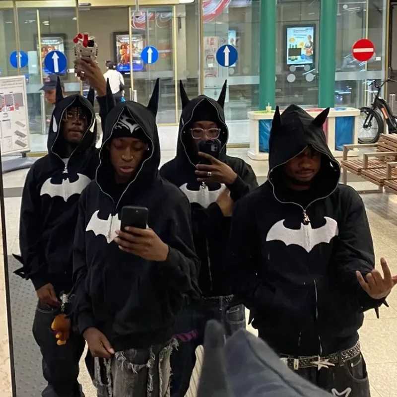 Y2K Zipper Hoodie Gothic Embroidered Bat Anime Hoodie Hip Hop Mens Oversized Sweater Harajuku Rock Fashion Street Top X2505041