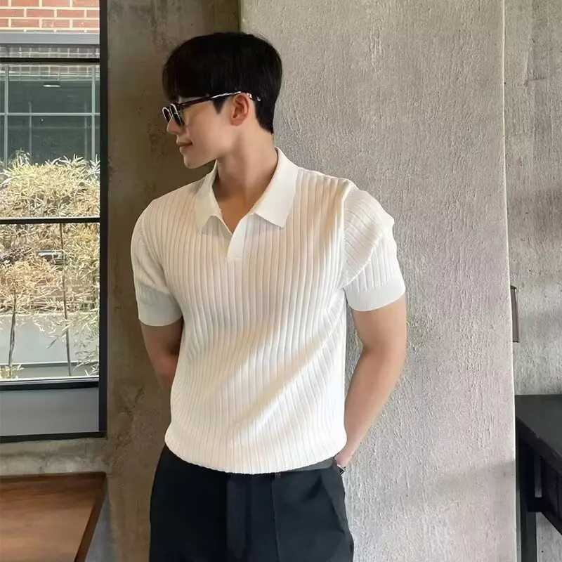 2025 new mens fashion striped V-neck polo shirt lightweight luxury knitted T-shirt casual slim fit short sleeved knitted shirt W250504