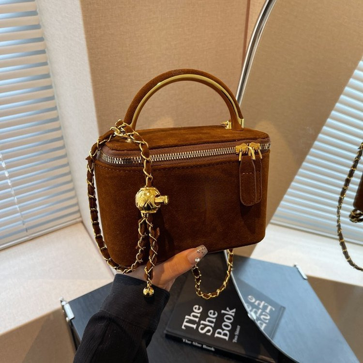 Designer Ladies Bag Niche Ins Mini Winter New Fashionable Matte Box Trendy Chain Shoulder Crossbody Bag Mini Handbag