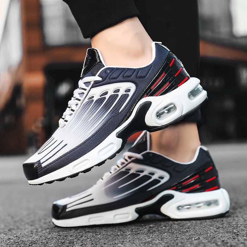 Fashionable hot selling mens sports shoes anti slip and anti odor professional tennis training shoes mesh fashion ultra light running shoesC250504