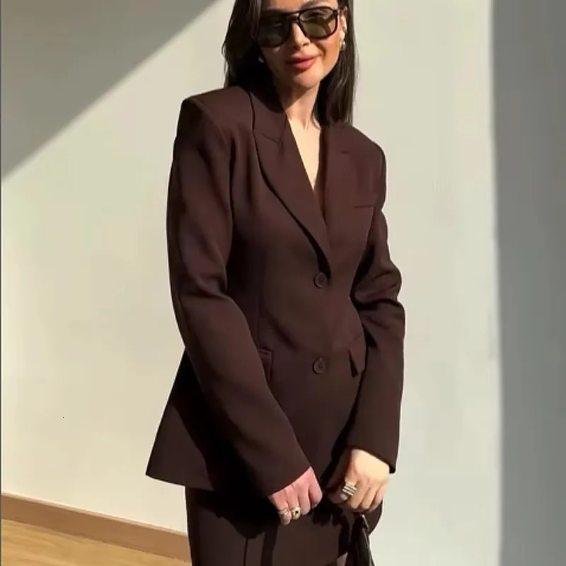Elegant sportswear womens fashionable office womens brown suit jacket spring shoulder pad pleated waist set single chest sportswear 250427