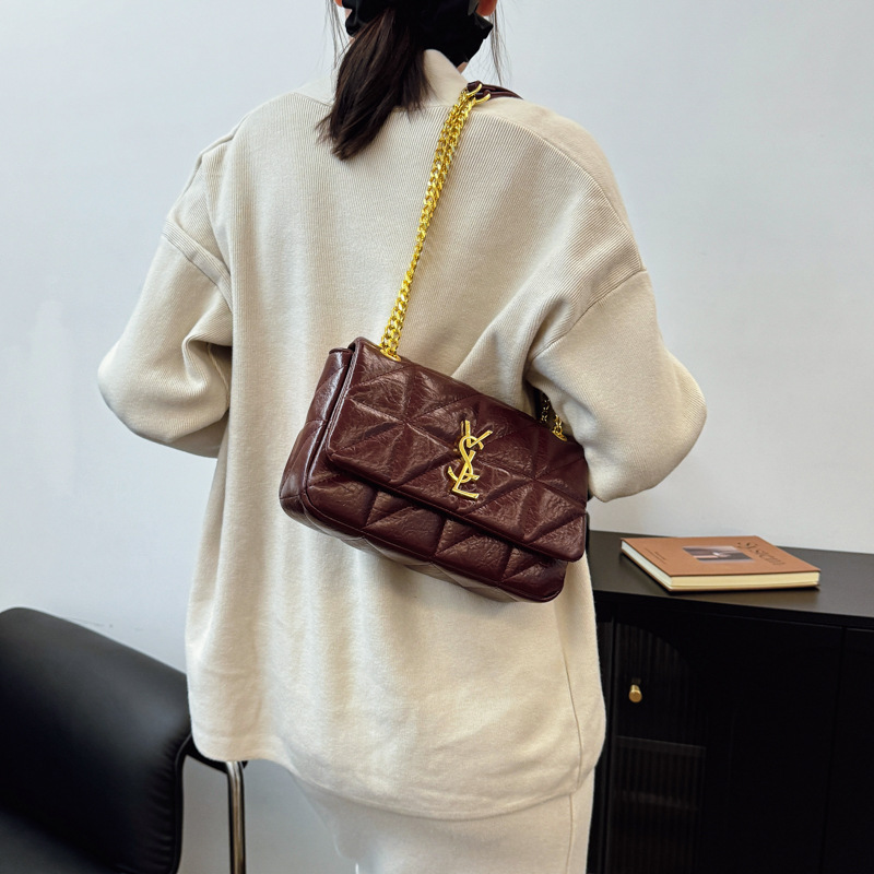 The new bag small fragrance wind chain fashion everything commute armpit shoulder rhombus temperament crossbody bag