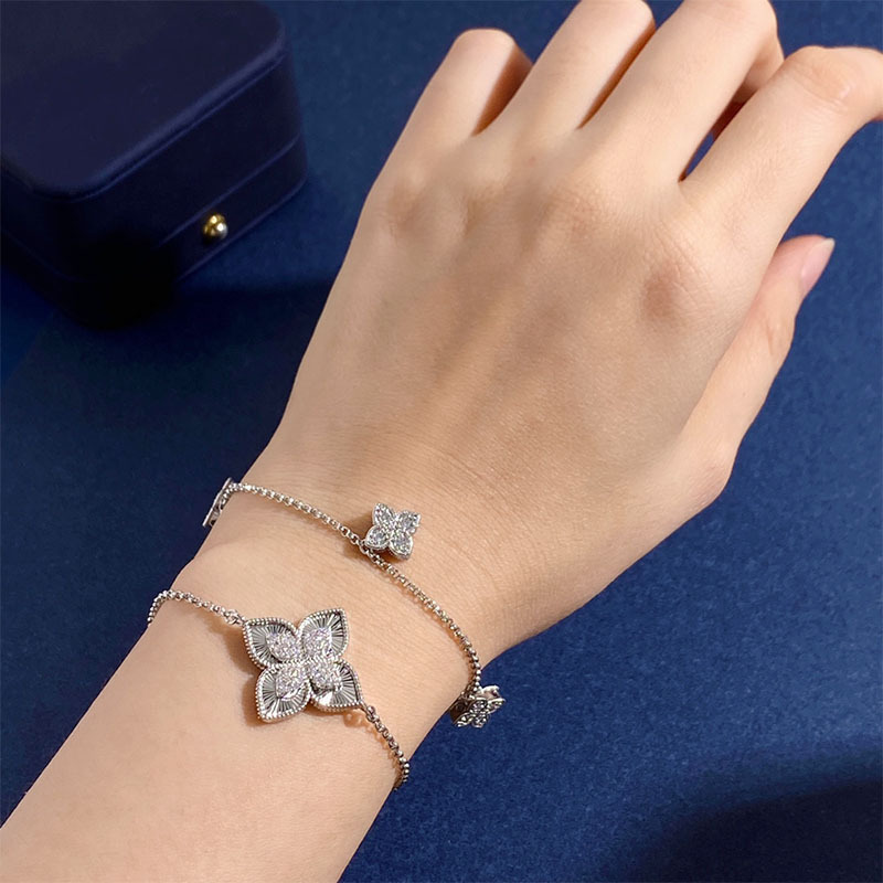 Classic Clover Designer Charm Bracelets for women 18K Gold Shine Crystal Bling Diamond 4 Leaf Flower Bangle Love Bracelet Jewelry for Party Wedding
