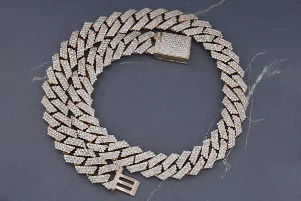 High Quality Legacy Iced Standard Moissanite Diamond Studded 18mm Raised Prong Set Cuban Chain for Mens Hop Fashion