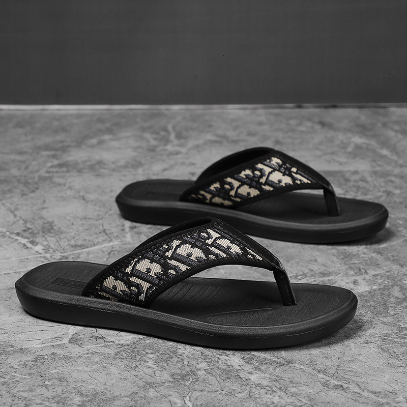 Designer Shoes Men Summer Anti Personalized Outdoor Beach Flip Flops For Men Slippers And Sandals