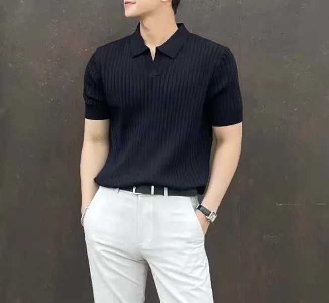2025 new mens fashion striped V-neck polo shirt lightweight luxury knitted T-shirt casual slim fit short sleeved knitted shirt W250504