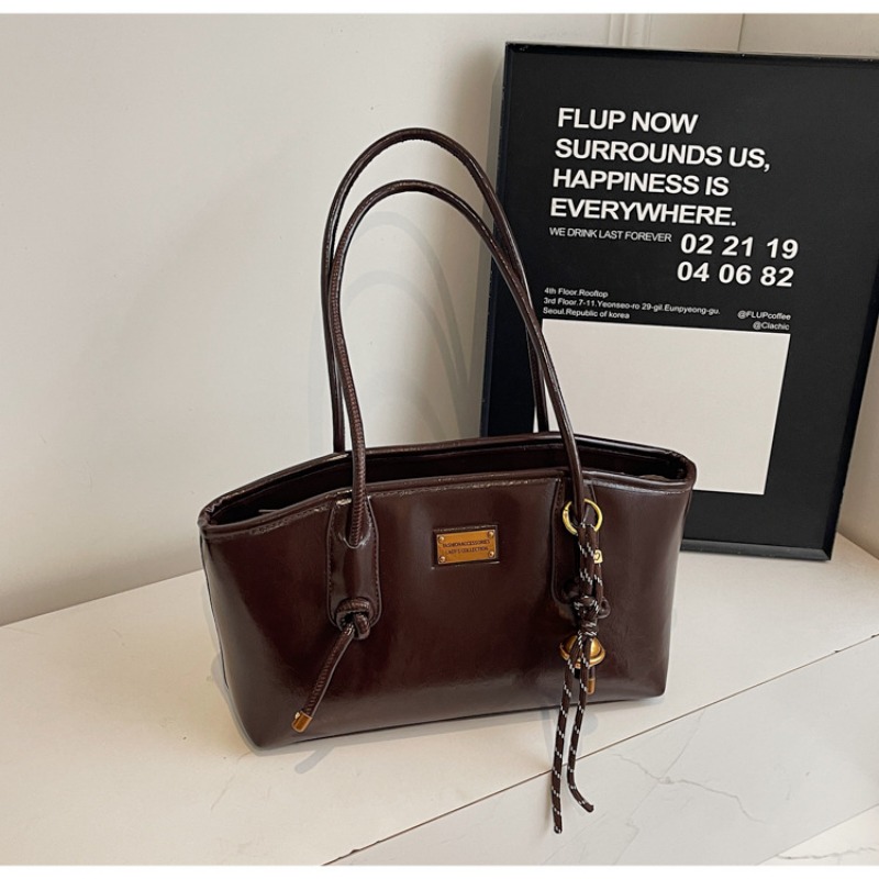 Versatile Large-Capacity Womans Shoulder & Tote Bag for Daily Use