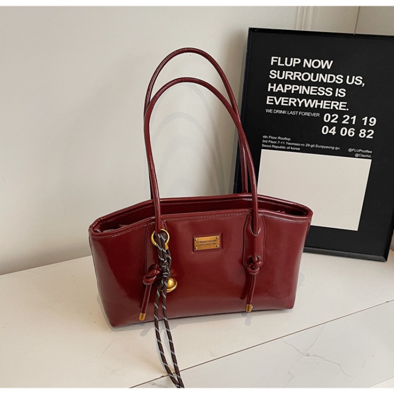 Versatile Large-Capacity Womans Shoulder & Tote Bag for Daily Use