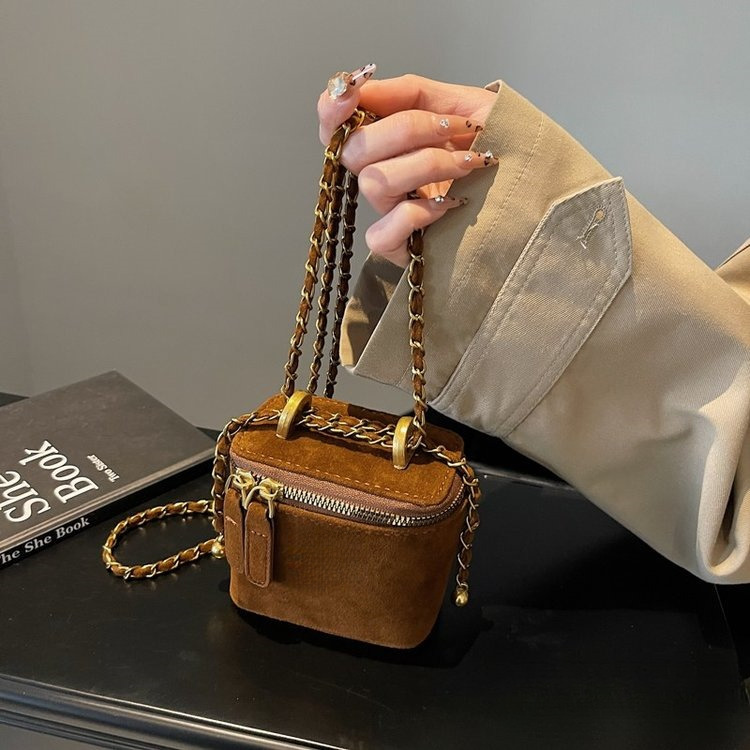 Designer Ladies Bag Niche Ins Mini Winter New Fashionable Matte Box Trendy Chain Shoulder Crossbody Bag Mini Handbag