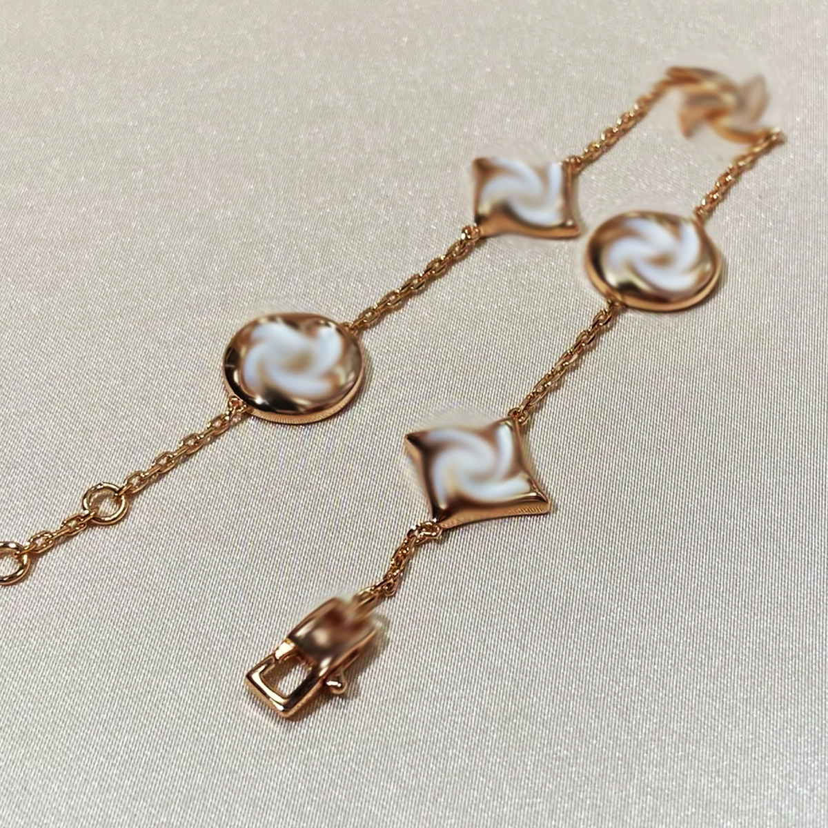 2025 New Elegant Metal Link Letters Necklaces and Wristbands Combo Versatile Gender-neutral Ornament