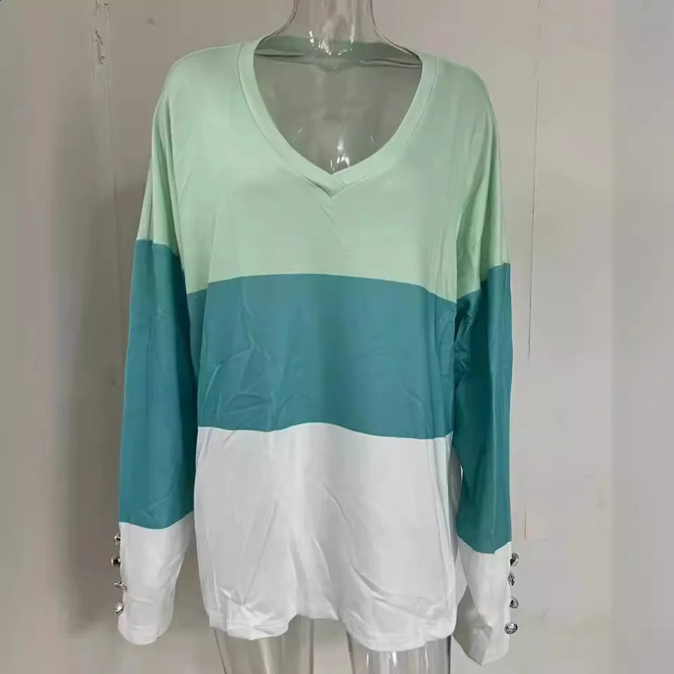 2024 European and American largesize stitched color long sleeved screw button Vneck automatic winter top 250430Z