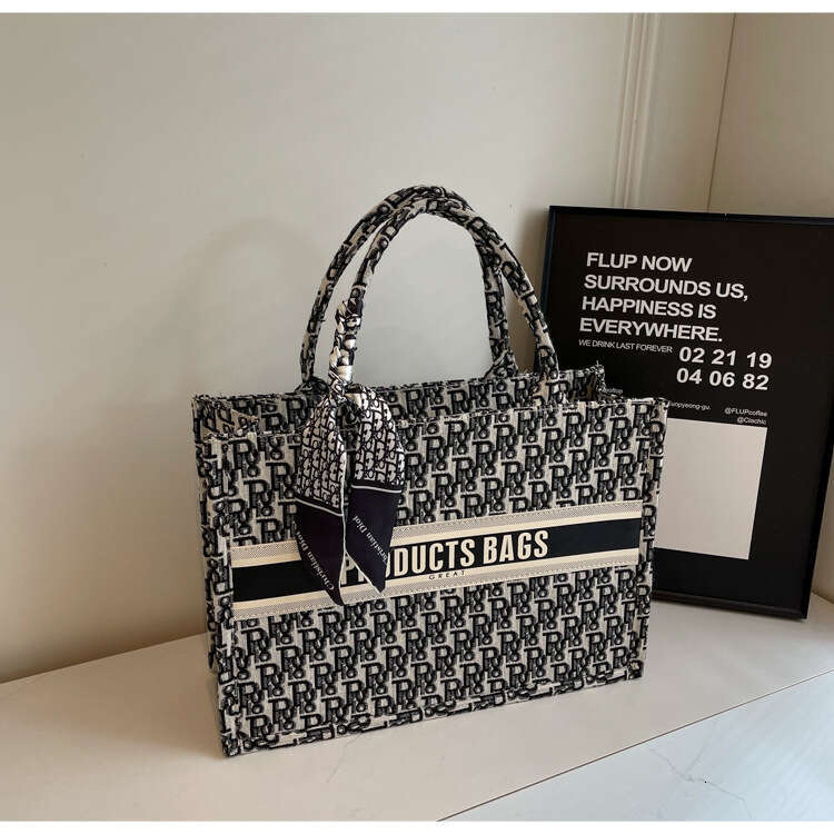 Commuting Fashion Handheld Tote for Women 2025 New Versatile Trendy Printed Letter Large Capacity Shoulder Bag