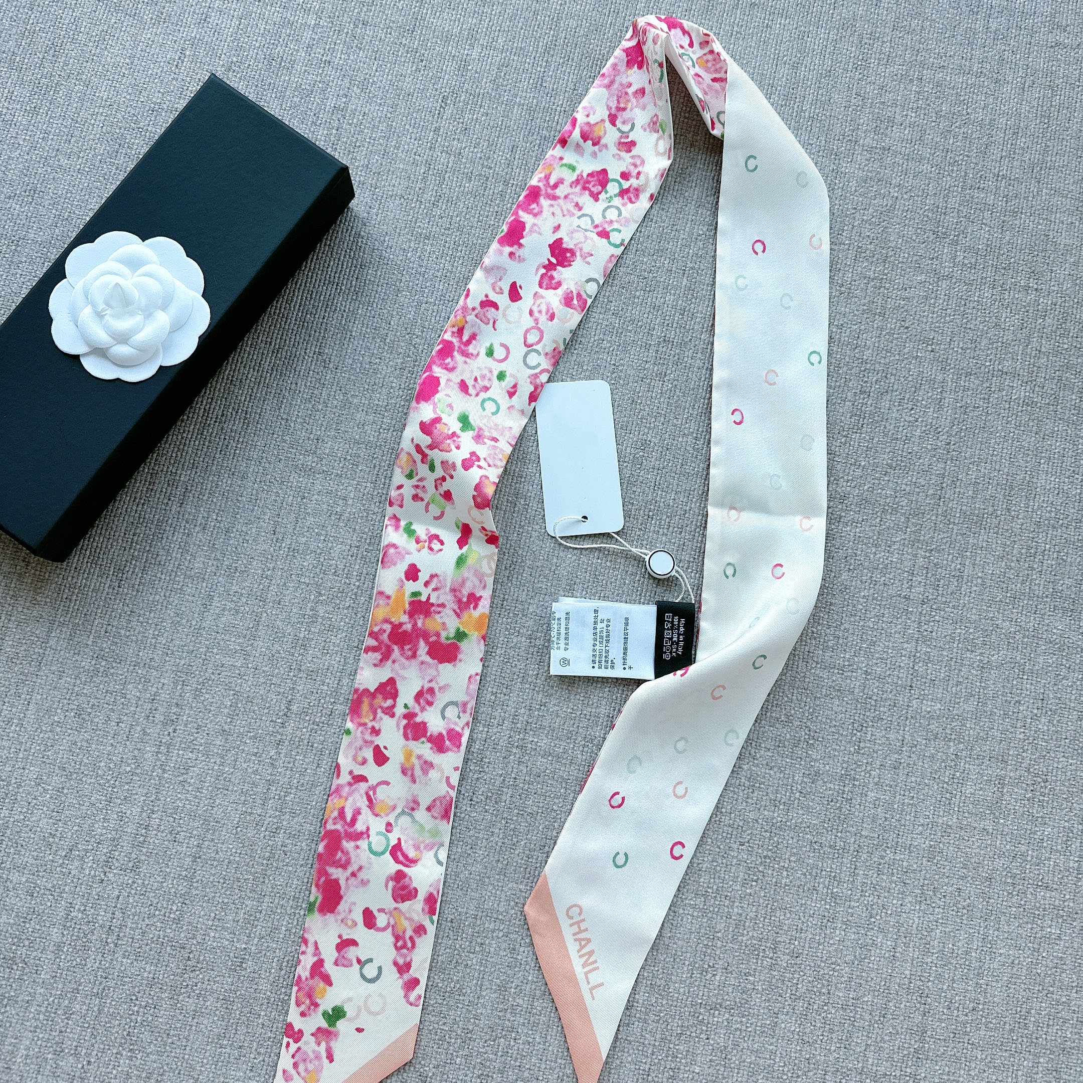 Pink Neck Scarf Designer Bandeau Silk Scarf Handbag For Bag Twillys Designer Headband Scarf Handkerchief Fashion Print Soft Satin 2025 New Summer Wrist Ribbon