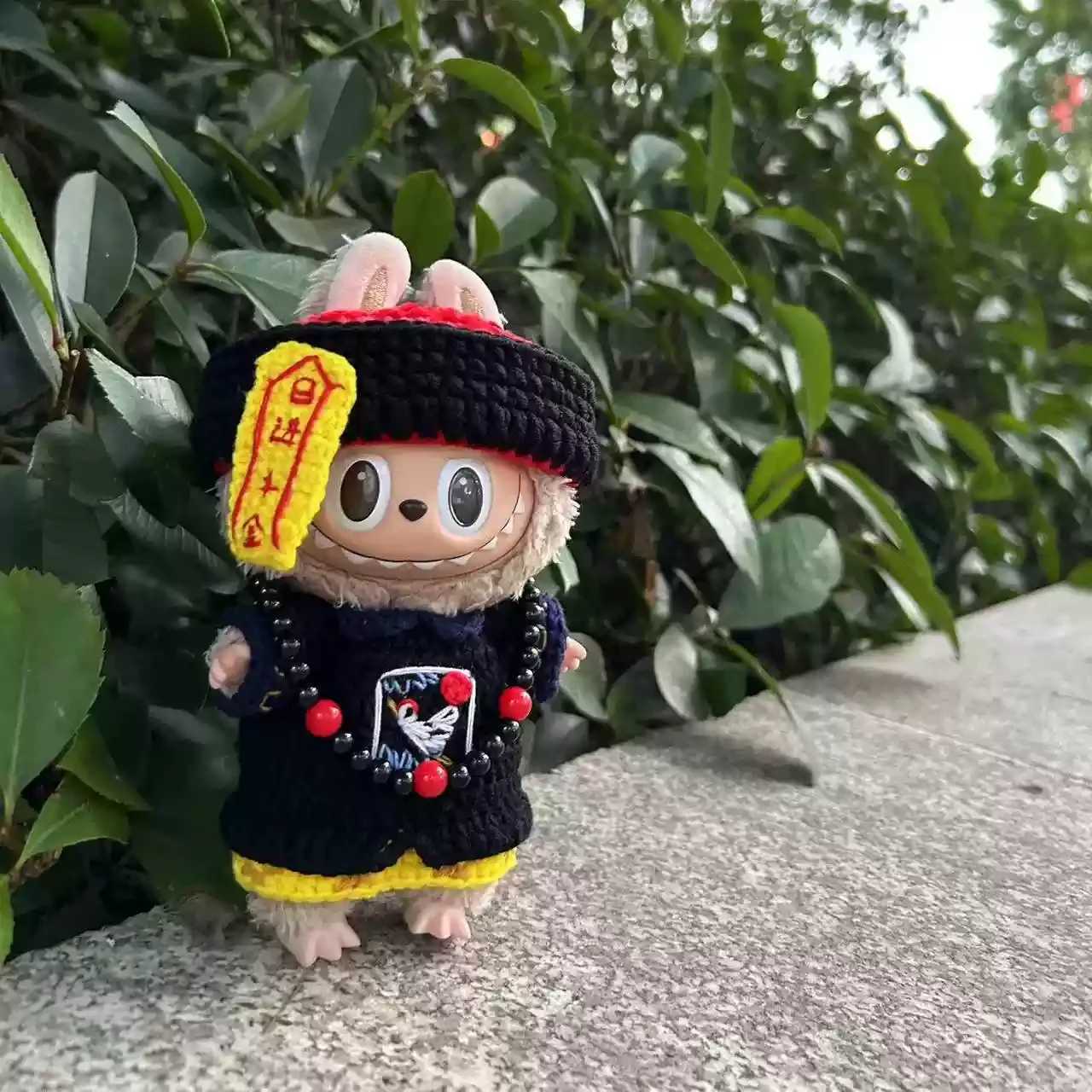 Free shipping Labubu Clothing 17cm Doll First and Second Generation Sitting Black Mythical Yang Jian Zombie Dress Handmade Yarn Theme Set