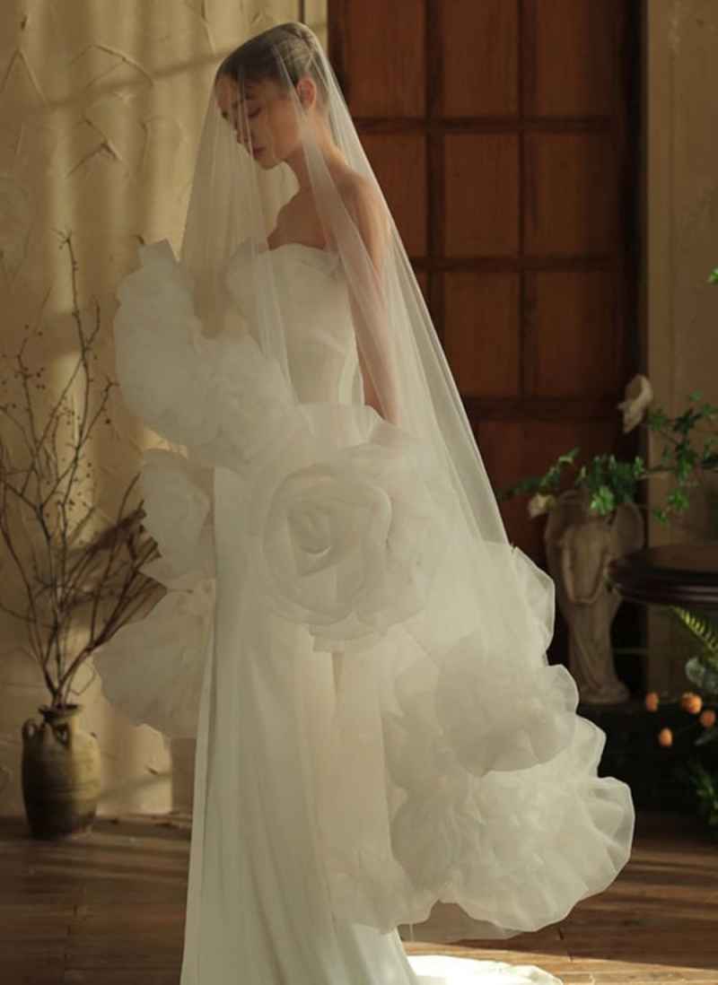 Elegant Wedding Veils Chapel Veils Headdress Women White Ivory Shine 3D-Flower Bridal Veil Tulle One-Layer Wedding Accessories Size Customized V3081