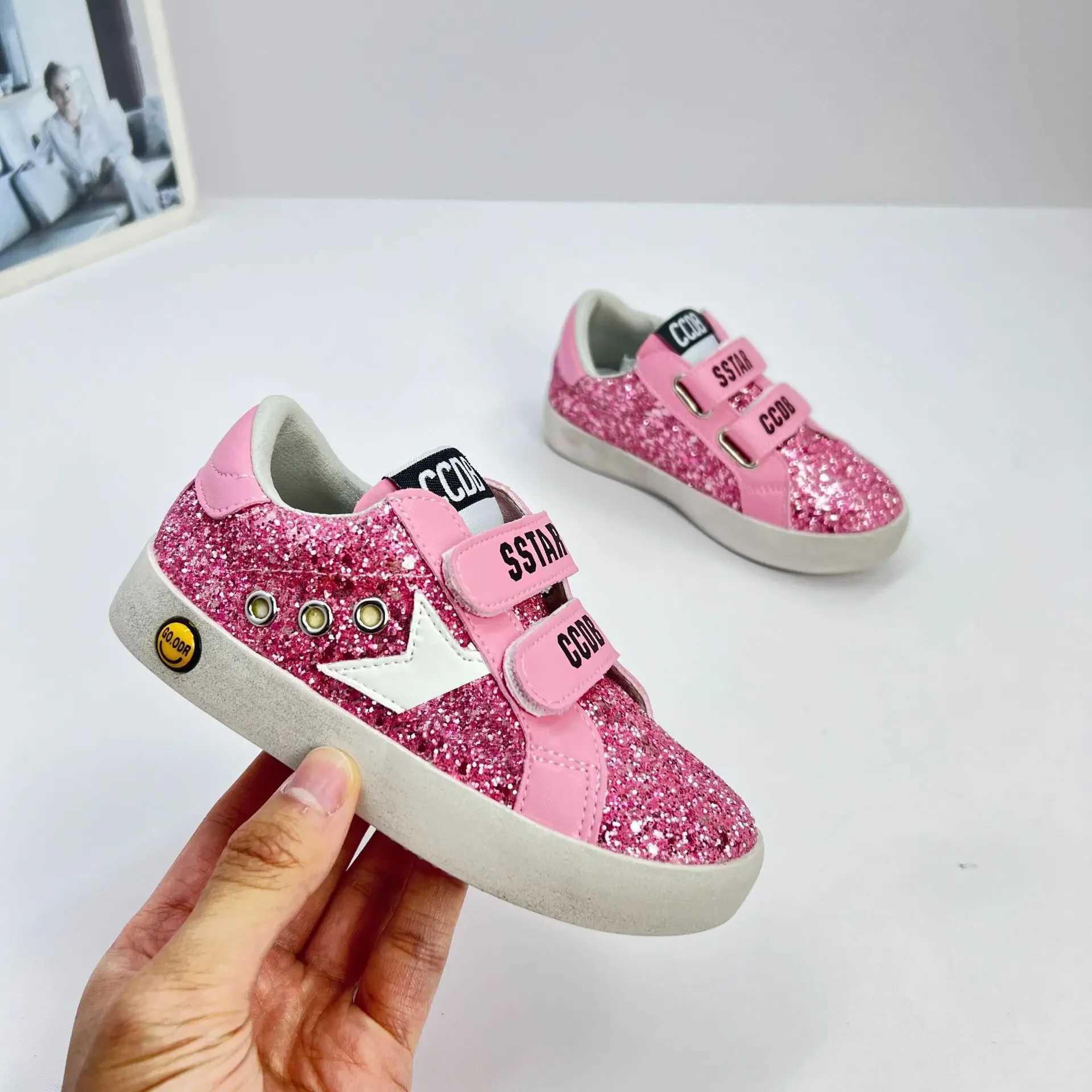 Spring Childrens Girls leather glitter sparkling star running coach outdoor soft soled lightweight tennis shoes for children and toddlersXJ250505