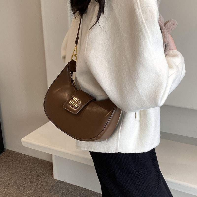 New fashionable and high-quality crescent-shaped retro small bag, women's commuting crossbody bag, single-shoulder underarm bag, free shipping