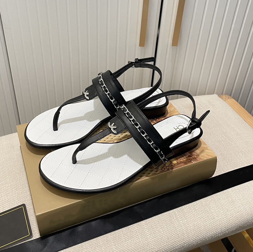 Paris Clip-toe Fashion Luxury designer Sandals Women Summer New low heel Flip Flops Ladies Casual double quilted Slippers for Women Tories Slide thong