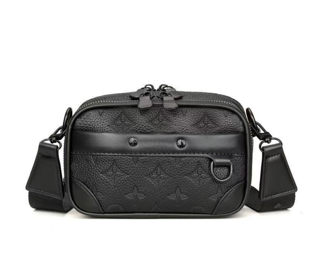 Fashion Designer Soft calfskin clamshell Design Gold Padlock Retro style detachable zipper bag Size: 24x16x8cm Messenger bag