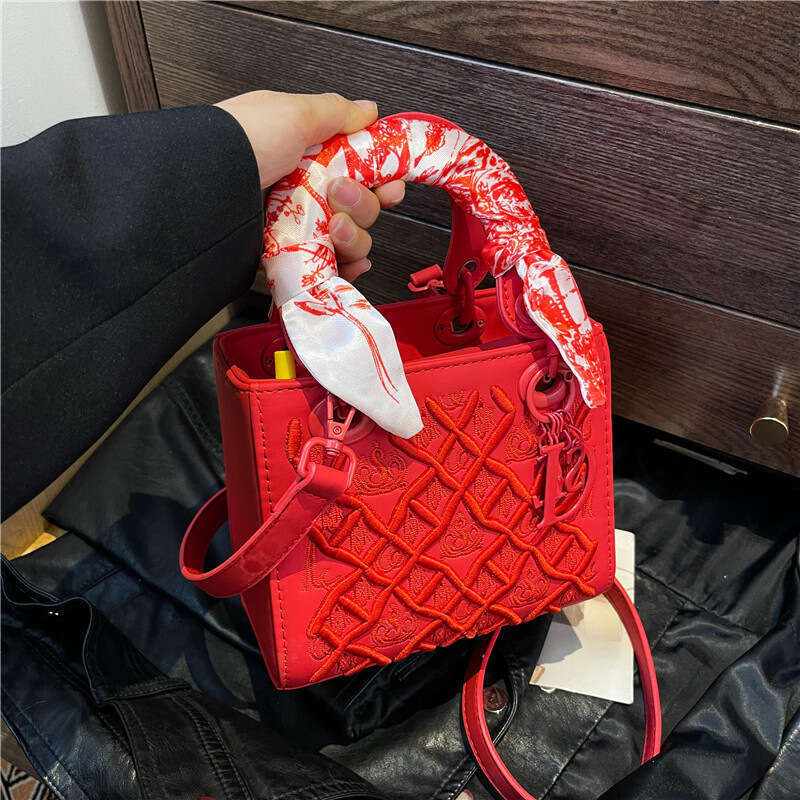 Heavy Industry Embroidery Diamond Grid Concubine High Grade Crossbody Bag, Versatile Fashion Scarf, Single Shoulder Handbag, Women's Bag