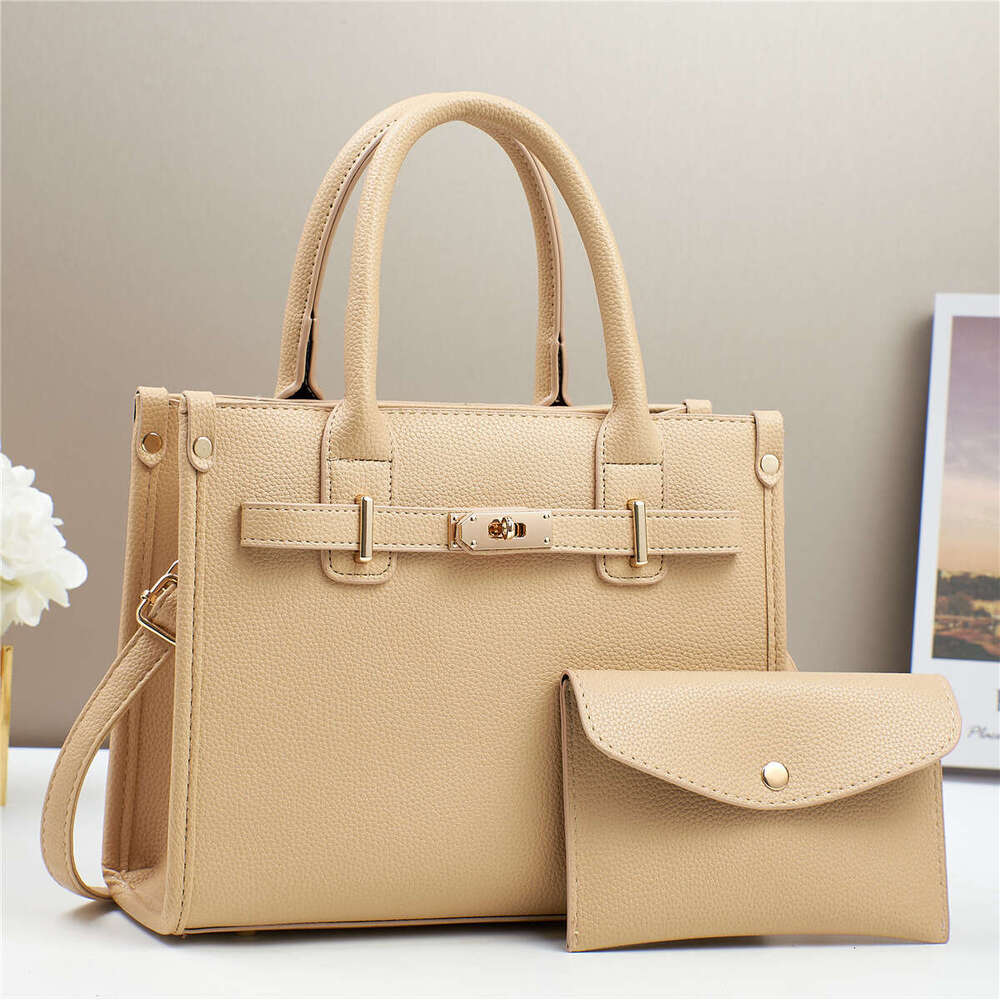 Girl 2025 New Elegant Handbag Middle aged Granny Large Capacity Soft Leather Mama Bun Mother Bag