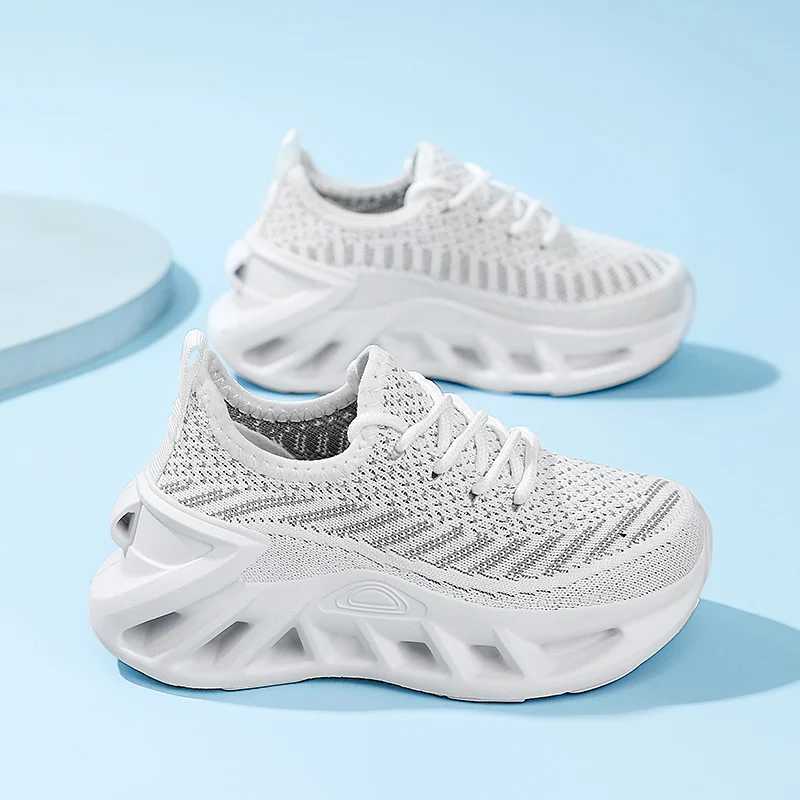 Childrens boys casual comfortable platform black and white childrens shoes mens sports shoesXJ250505 XJ260303