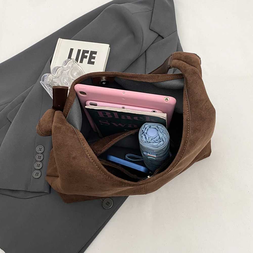 Vintage Womens Bag Suede Shoulder Bag Simple Tote Handbag Large Capacity Stylish Commuting Bag Solid Color Hasp Closure HandbagXJ250512